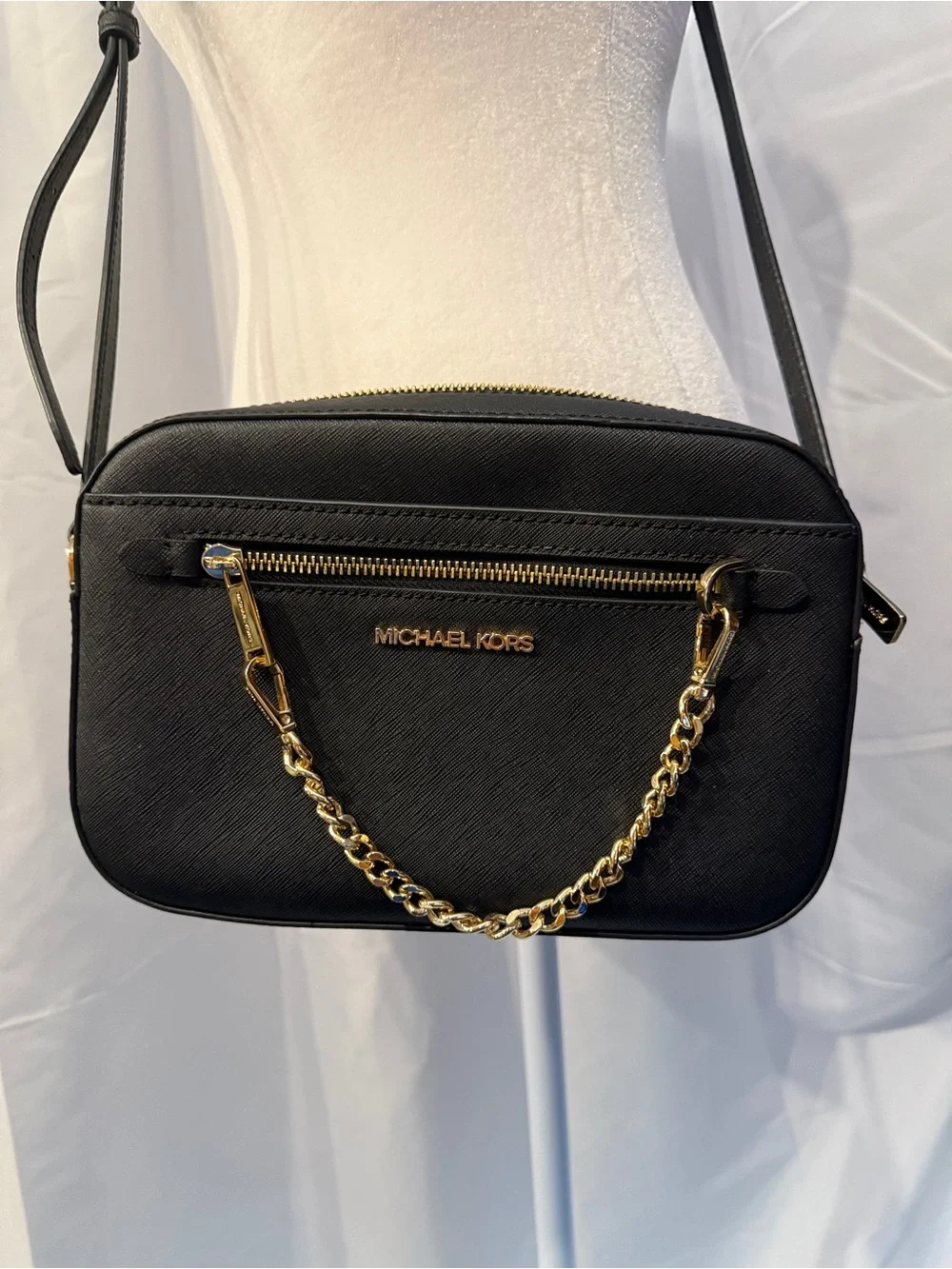 Michael Kors Crossbody Bag Black, Gold Tone Hardware, Adjustable Strap. EUC.